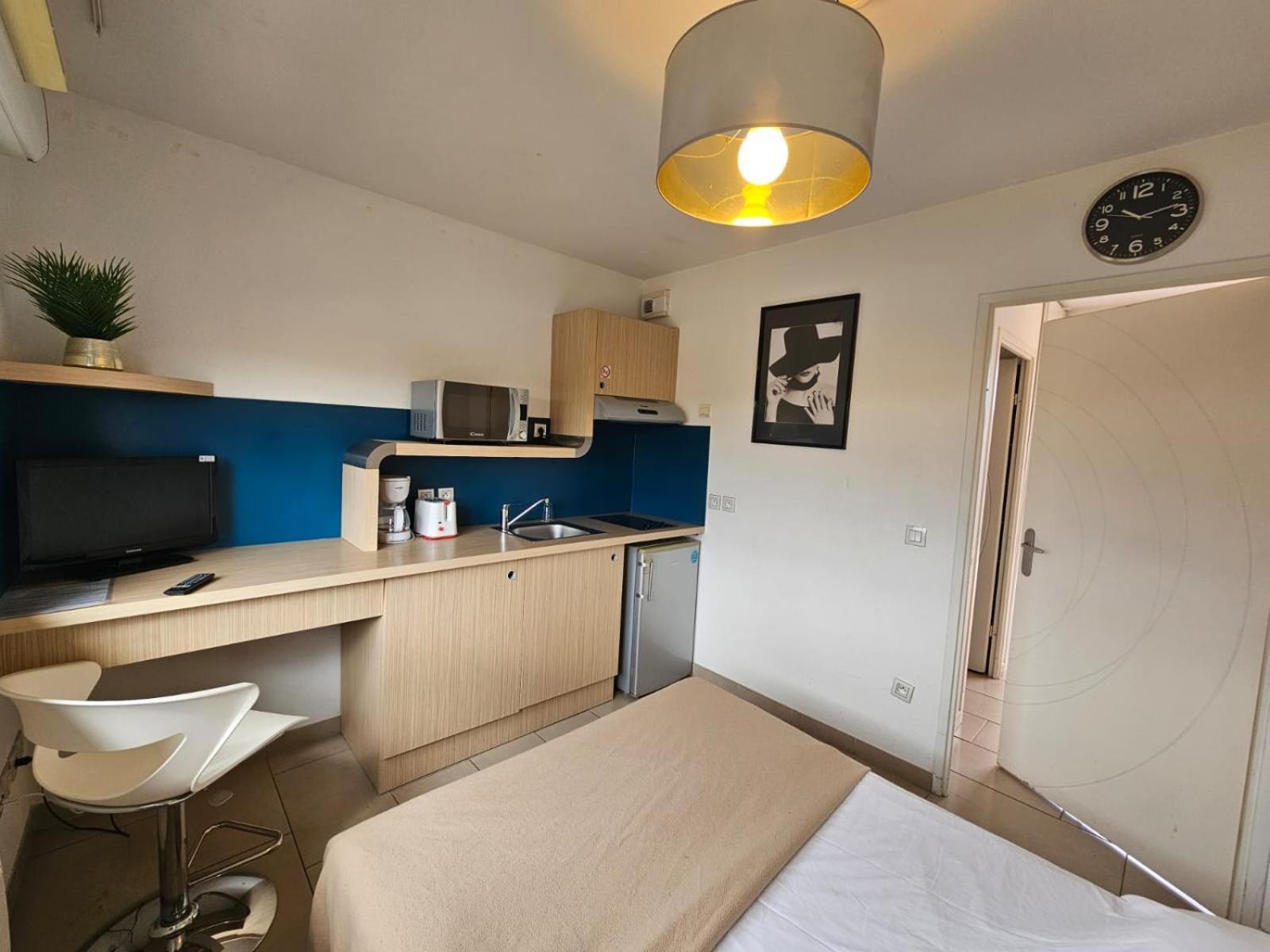302 Cosy Sur Apartment